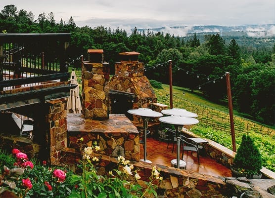 Skinner winery tasting outdoors area